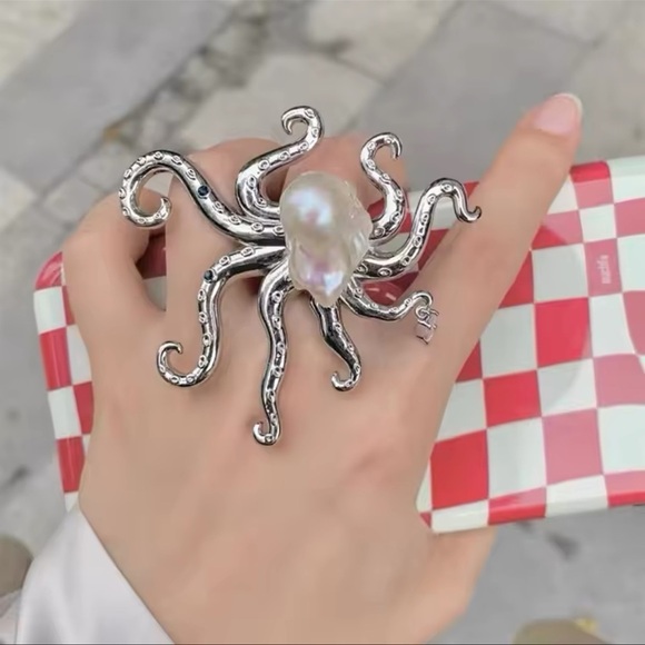 Octopus Statement Pearl Adjustable Ring - Picture 11 of 13